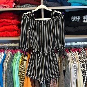 Subdued black/white striped 3/4 sleeve elastic waistband romper size S
